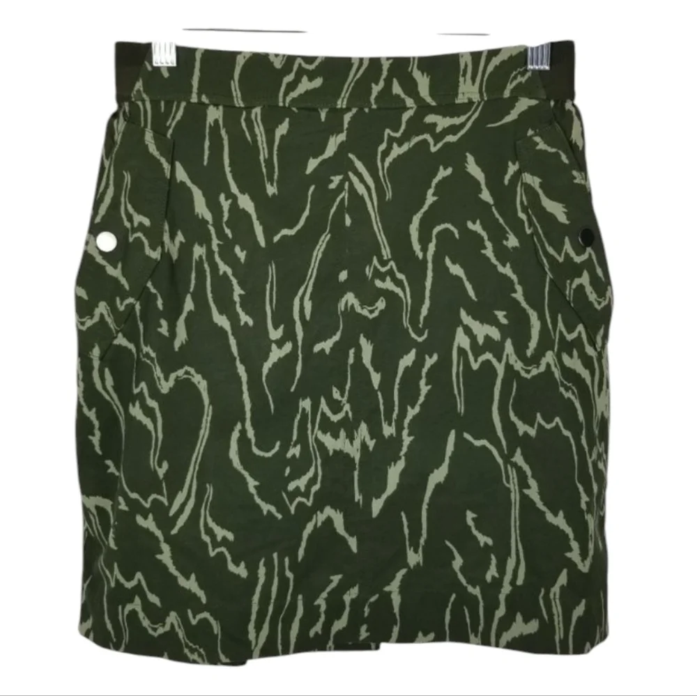 Athleta Womens Vienna Cargo Skort Size 4 Green Built in Shorts Active Print